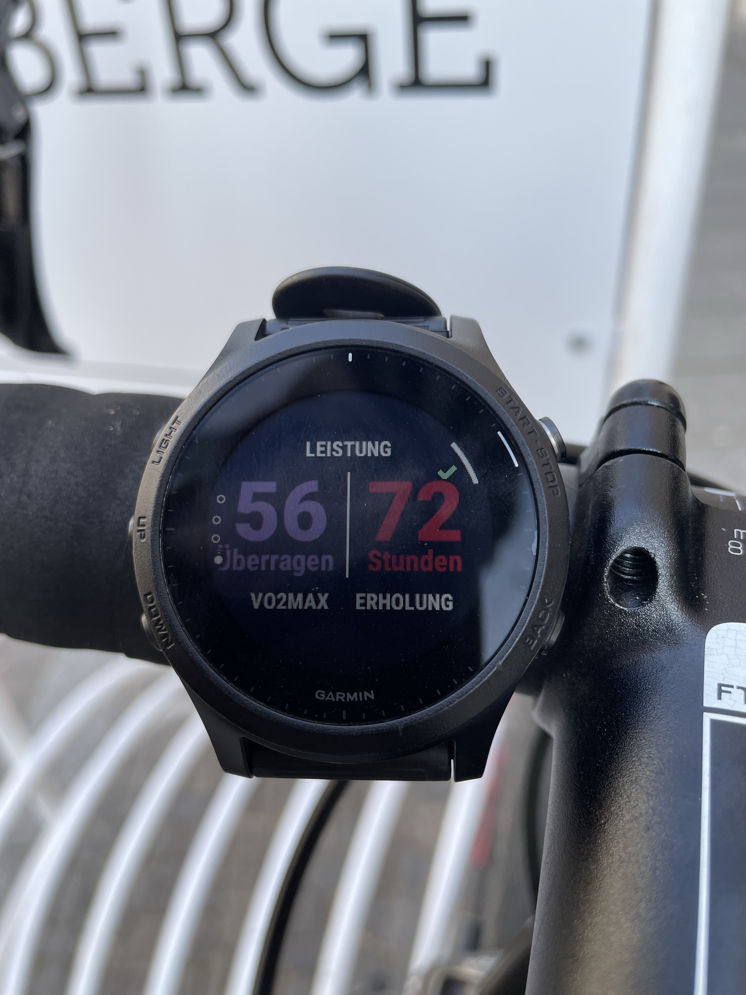 Garmin Uhr die 72 Stunden Erholung empfiehlt.