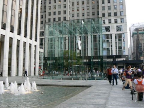 NY_5th_Avenue_Apple_Store.jpg